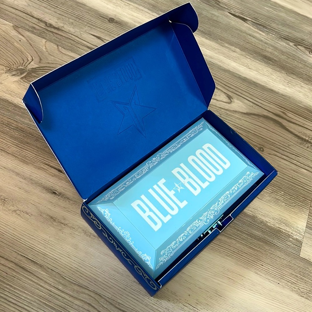 Jeffree Star Blue Blood Palette